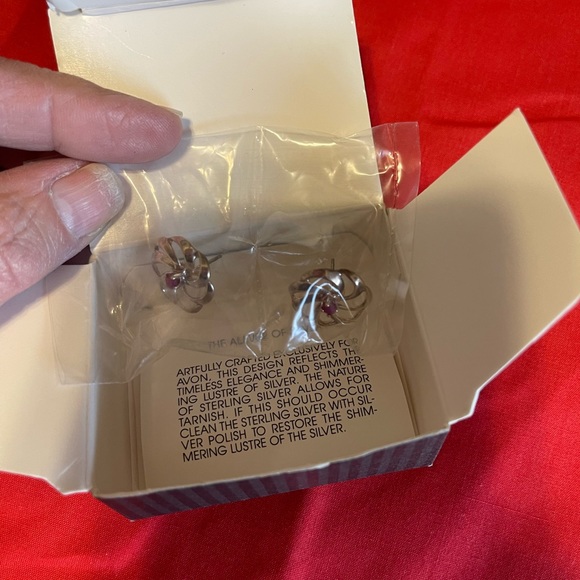 Avon, Sterling Silver, Ruby chip, earrings - Picture 2 of 3